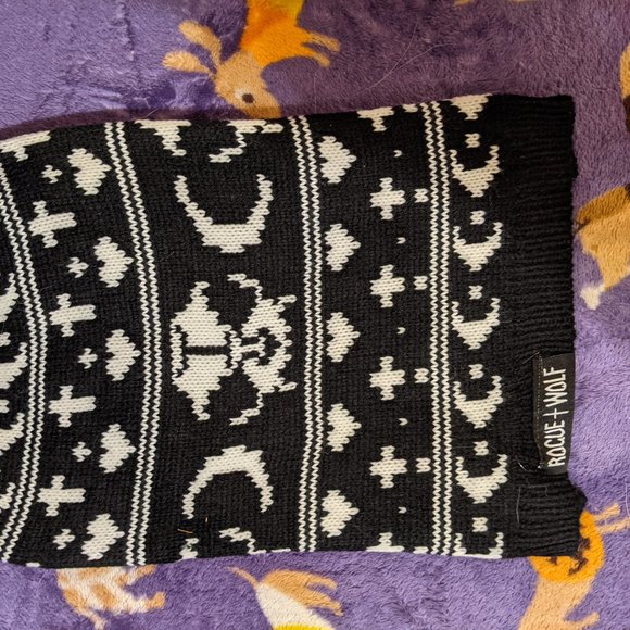 Rogue + Wolf Sworn Enemy Knitted Pet Sweater, Size Small